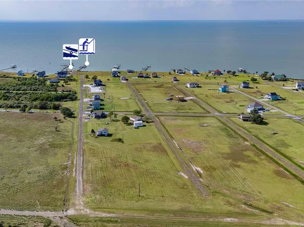 21-22 Teal Ln, Anahuac, TX 77514