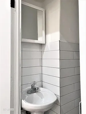 Rented by Citi Habitats | media 42