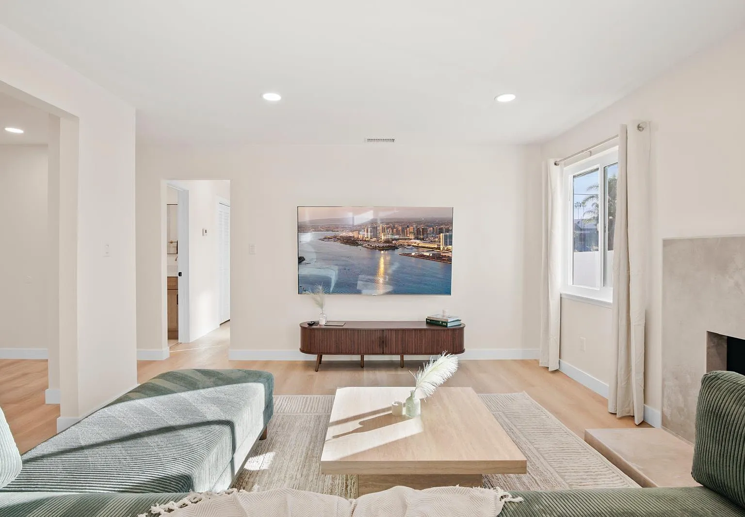 3 bed, 1650 sqft, $6,250 — Photo 4
