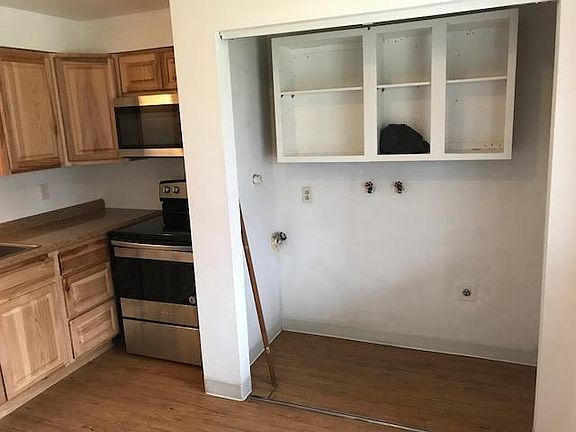 3rd image of 914 S Huntington St APT B
