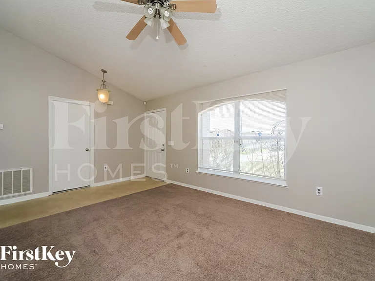 1417 Kissimmee Ct — Photo 2