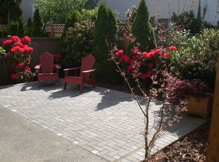 8825 Stone Ave N, Seattle, WA 98103