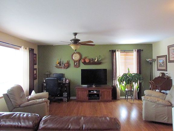 5th image of 2286 Swallowtail St