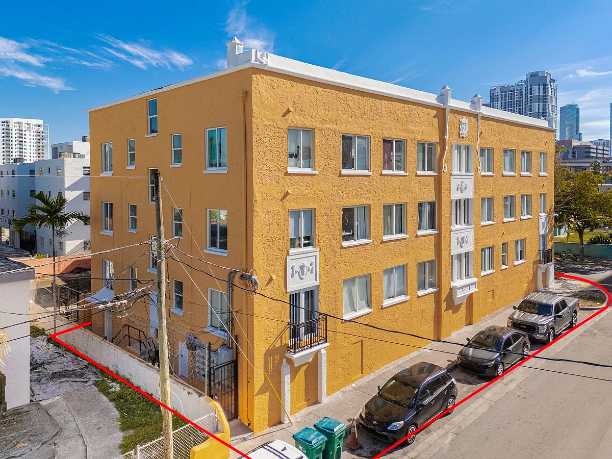 Building Photo - 440 SW 5th Ave #1