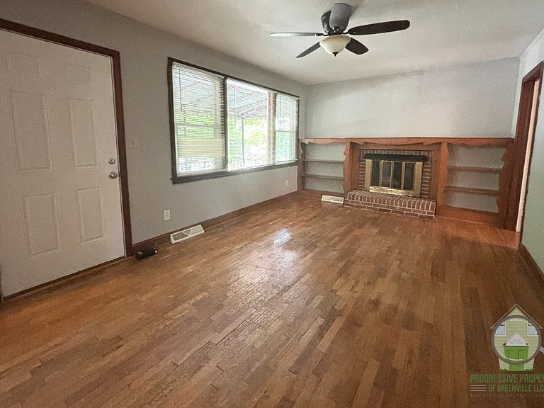 206 Von Hollen Dr — Photo 2