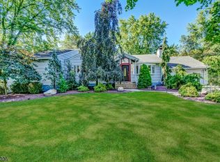 62 Vones Ln, Raritan, NJ 08869