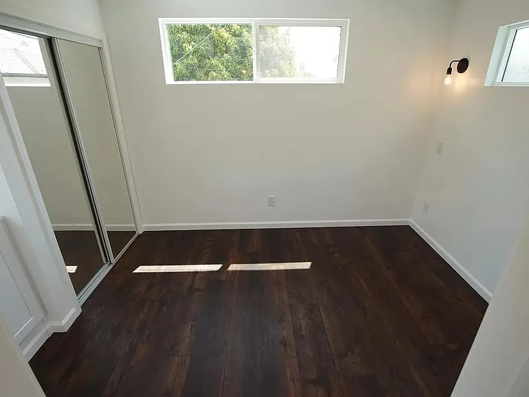 4538 Ambrose Ave — Photo 16