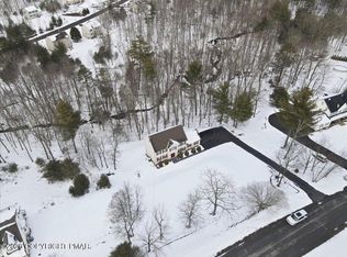 2322 Southridge Dr, East Stroudsburg, PA 18302