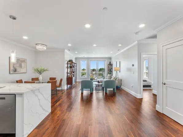87 Medford St #504, Medford, MA 02155