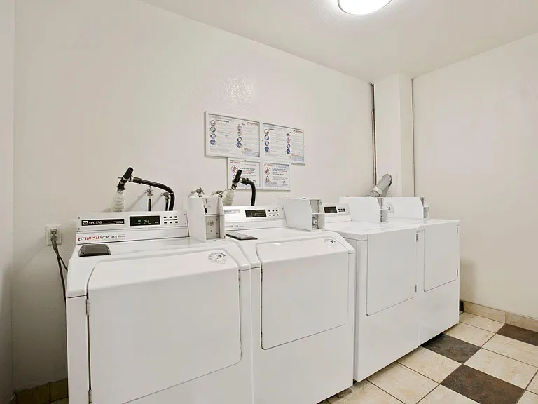White Oak Terrace Apartments — Photo 56