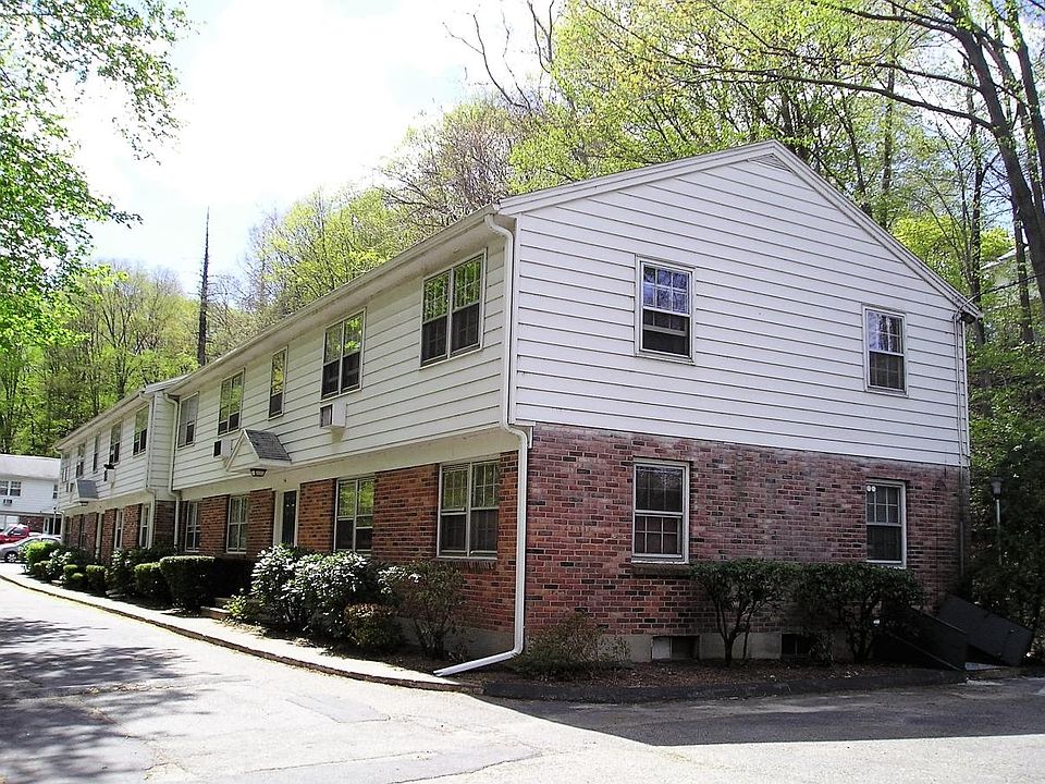 Riverview - view of complex