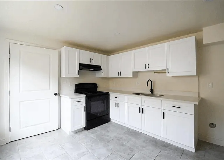 740 Thayer St #2B — Photo 4
