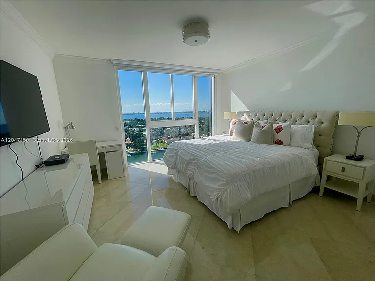 4775 Collins Ave #2305 — Photo 11
