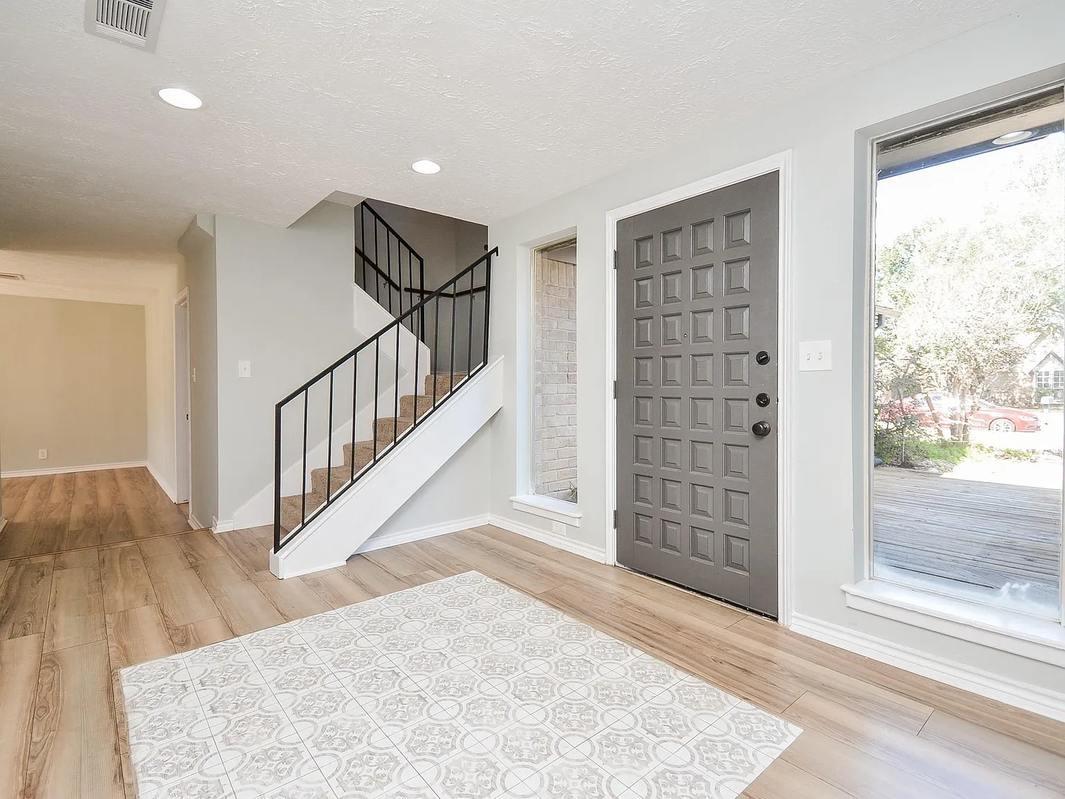 5 bed, 3.5 bath, 2752 sqft, $3,100 — Photo 3