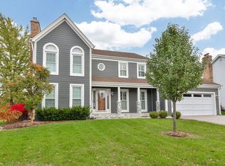 151 Christina Cir, Wheaton, IL 60189