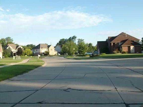 3rd image of 39348 Canterbury Dr