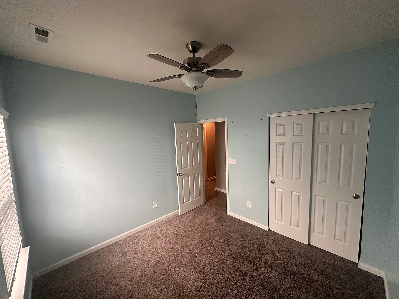 4 bed, 1738 sqft, $2,200 — Photo 3
