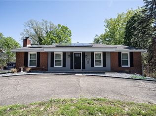 215 Wyngate Rd, Coraopolis, PA 15108