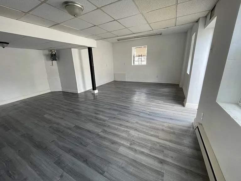 546 E Tulpehocken St #1 — Photo 3