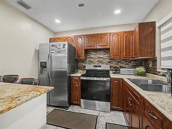 5th image of 10621 SW 141ST DRIVE