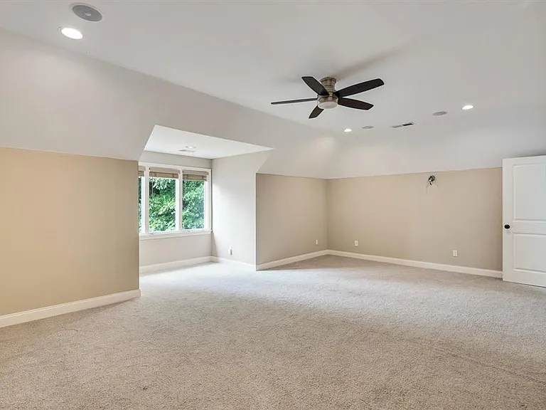 6597 Heronswood Cv — Photo 23