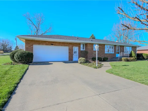 9790 Sommerville St, Louisville, OH 44641