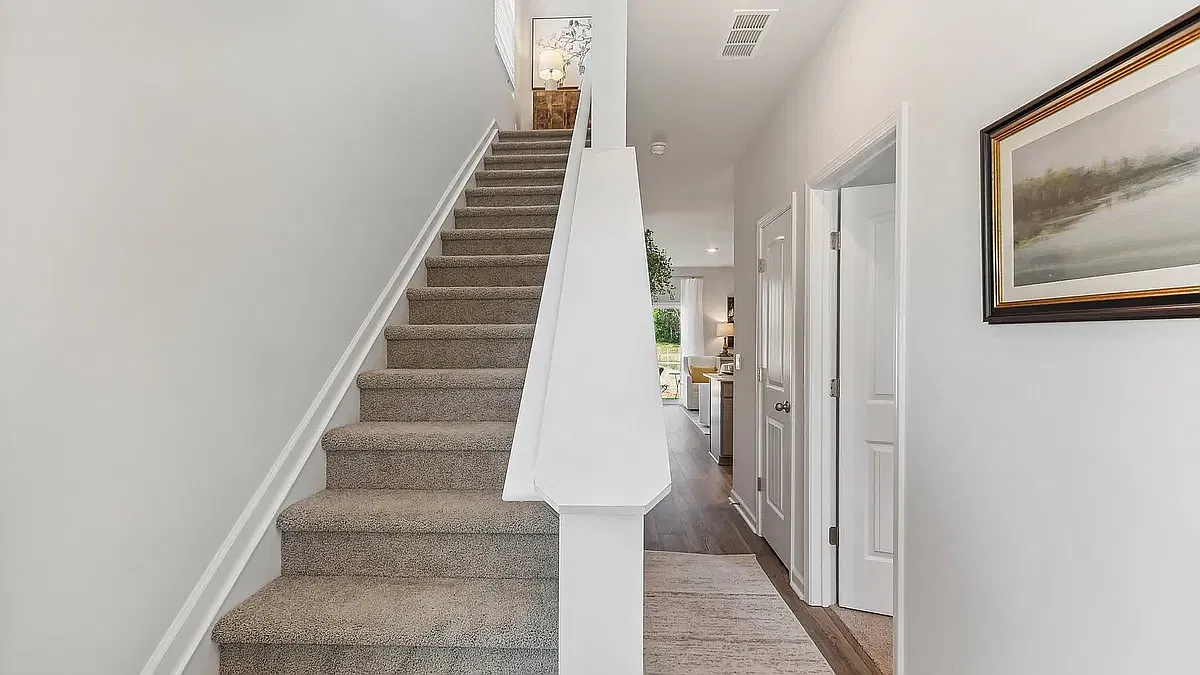 3 bed, 2.5 bath, 1363 sqft, $1,875 — Photo 3
