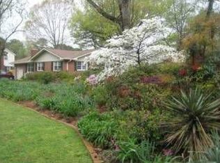 3018 Edinburgh Dr, Virginia Beach, VA 23452