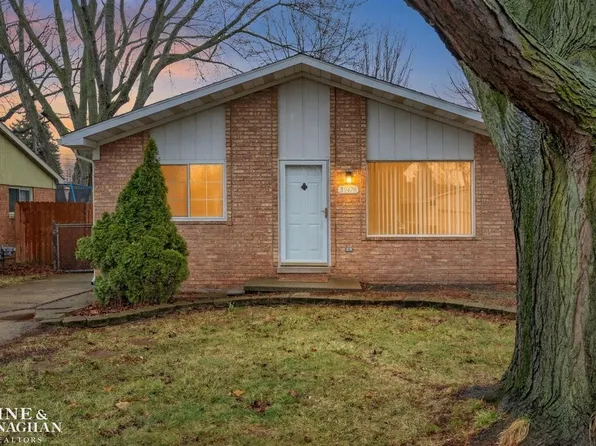 39476 Willmarth St, Harrison Township, MI 48045