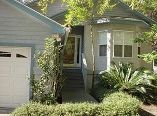 33 W Lake Dr, St Simons Island, GA 31522