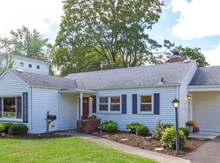 432 S Gables Blvd, Wheaton, IL 60187