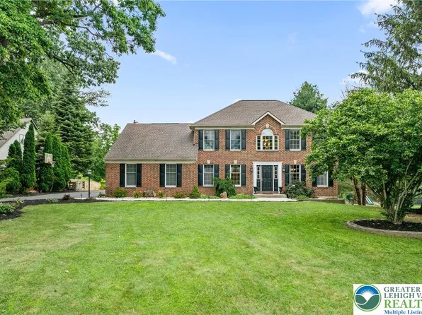 8349 Mohr Ln, Fogelsville, PA 18051