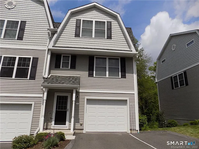 6 Barnum Ct #6 — Photo 2