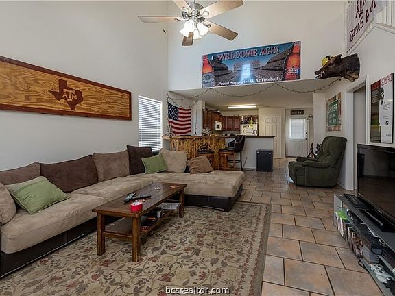 4th image of 1716 Boardwalk Ct #A
