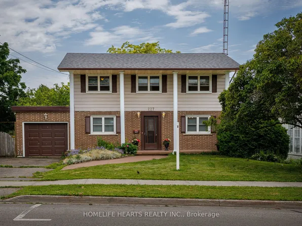 227 Queen St, Cobourg, ON K9A 1N4