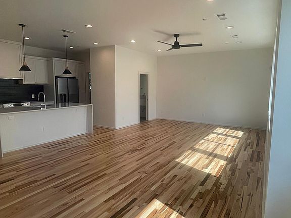 4th image of 4136 Herschel Ave #101