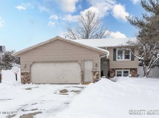 2443 Angela St, Jenison, MI 49428