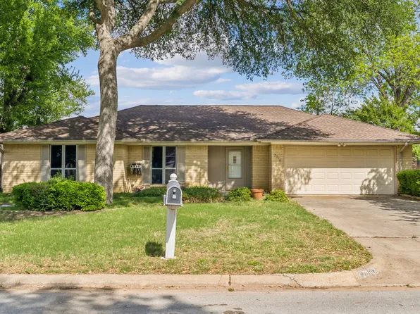 7016 Briardale Dr, North Richland Hills, TX 76182