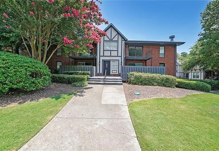 6851 Roswell Rd #O3 — Photo 4