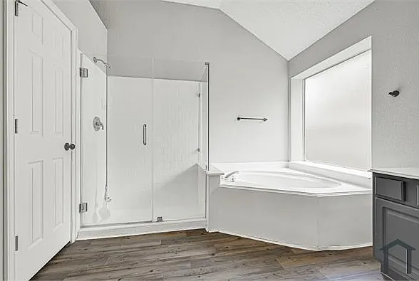 3906 Greenwood Dr — Photo 24