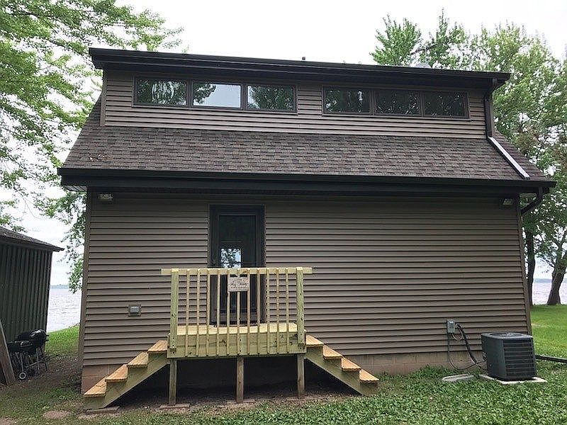 2nd image of 1424 Wolf River Dr