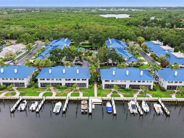 1683 WATERMARK CIRCLE NE, ST PETERSBURG, FL 33702