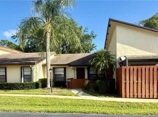 8005 SE Villa Cir, Hobe Sound, FL 33455