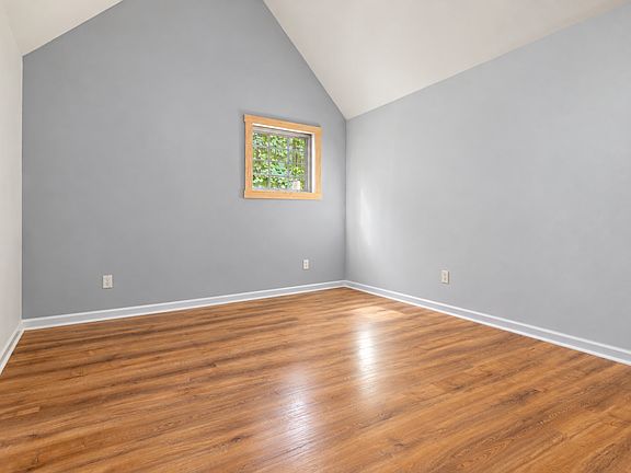 5th image of 242 Reedy Ridge Rd