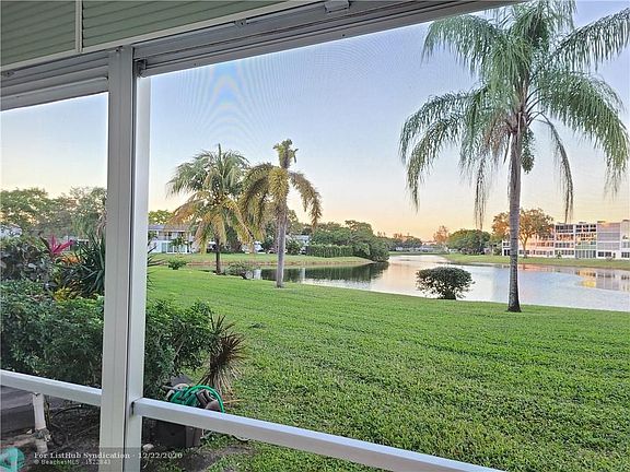3rd image of 1014 Oakridge Cir #A