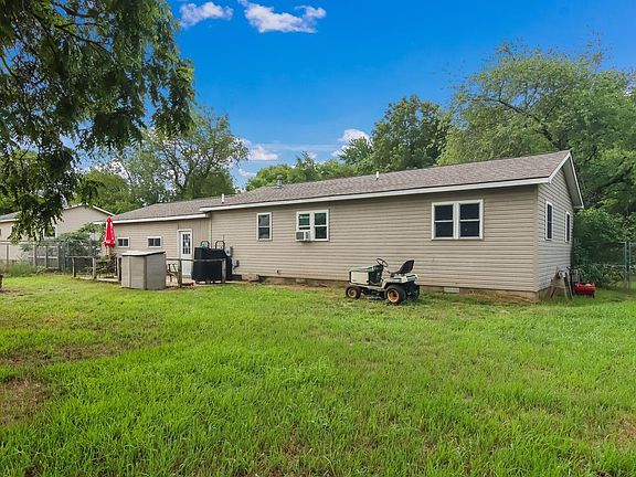 2nd image of 4626 S Manor Wood Dr