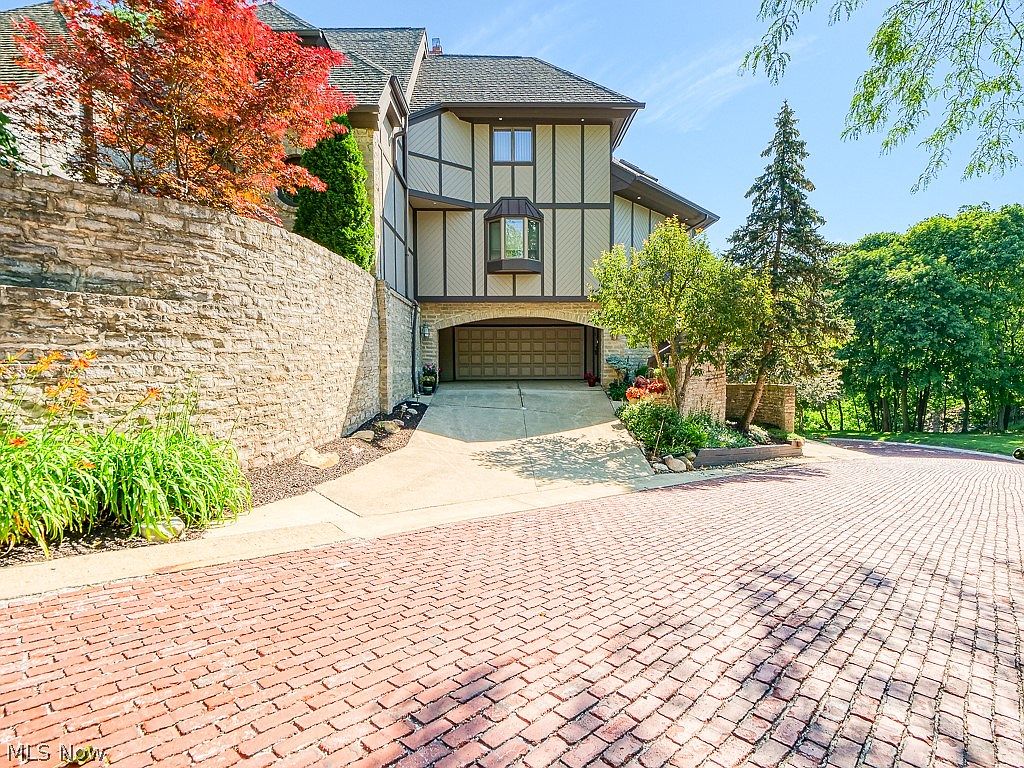 460 Darbys Run 15, Bay Village, OH 44140 Zillow