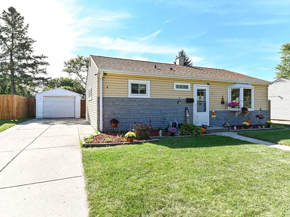 6829 West Kinnickinnic River PARKWAY, Milwaukee, WI 53219