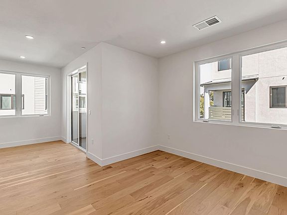 3rd image of 1115 Juana Ct