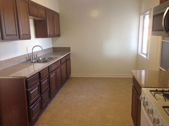 5th image of 1696 Amberwood Dr APT C